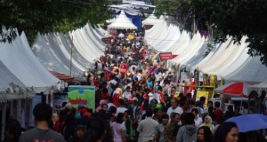 tren Festival-palang-pintu