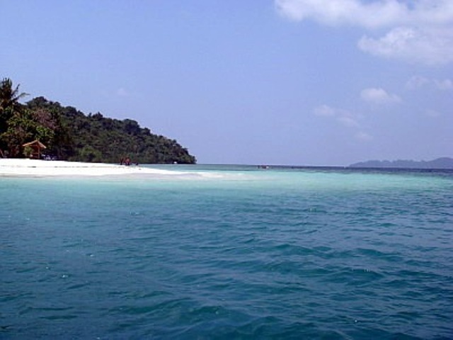 Pantai Mutun dan Pulau Tangkil