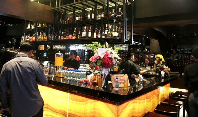 MOMO-Restaurant-Bar 1