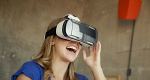 Nikmati serunya main video game dengan teknologi VR | pcworld.com