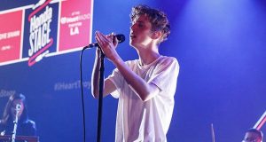 Troye Sivan berhasil menjadi jawara chart Top41 dengan lagu "Youth" pada pekan kedelapan