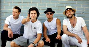 Lukas Graham dengan judul "7 Years" yang jadi jawara chart Top41