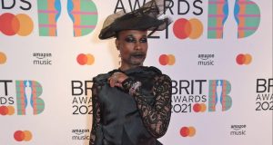 Gaya Berpakaian Terunik Di Brit Awards 2021