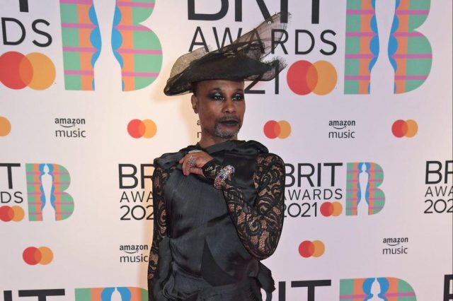 Gaya Berpakaian Terunik Di Brit Awards 2021
