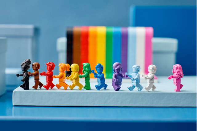 LEGO Rilis Set LGBTQ+