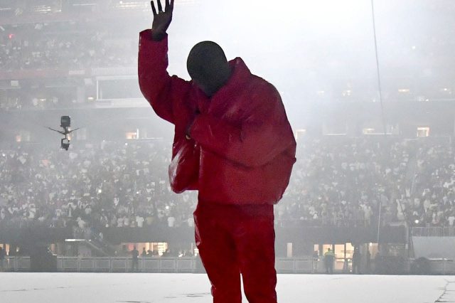 Seorang Fans Jual Udara Dari Listening Party Album 'Donda' Kanye West Hingga Rp 50 Juta