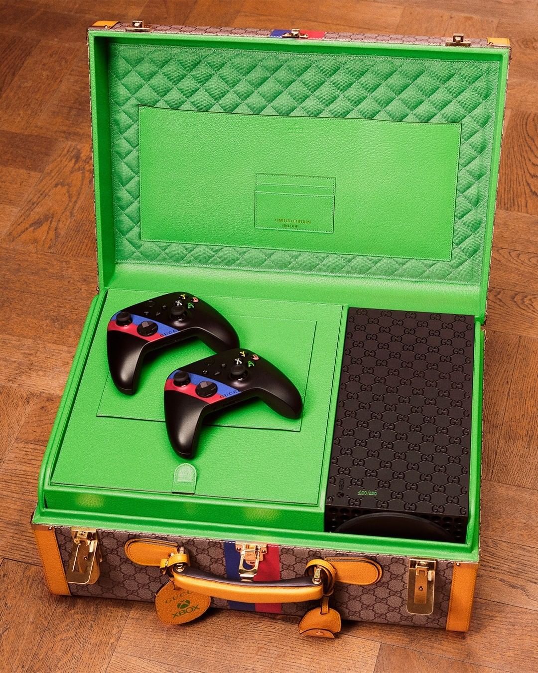 Konsol Mewah Xbox dan Gucci Ini Dijual Rp 142 juta