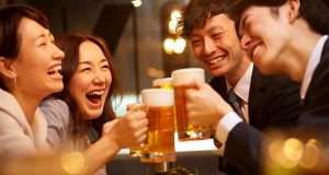 Tradisi Minum Bir di Jepang Ternyata Ada Manfaat