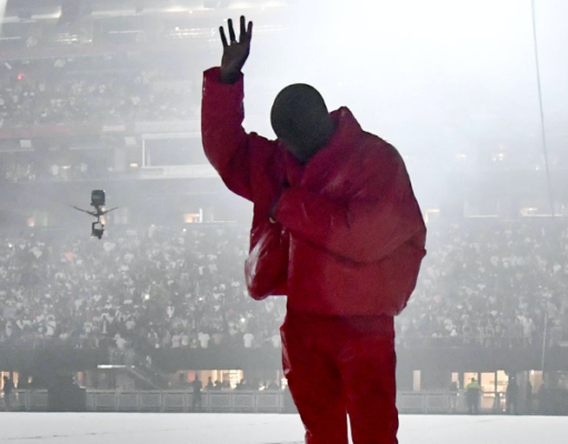 Kanye West Akan Gelar Konser Live “Donda 2” yang Tayang di Bioskop IMAX