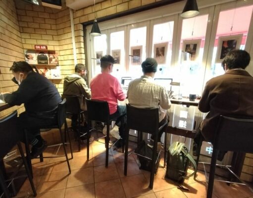 Kafe di Jepang Ini Hanya Terima Pengunjung yang Dikejar Deadline
