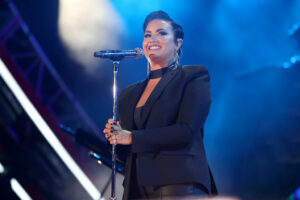 Demi Lovato Kembali Bermusik Lewat Single Terbarunya “Skin of My Teeth”