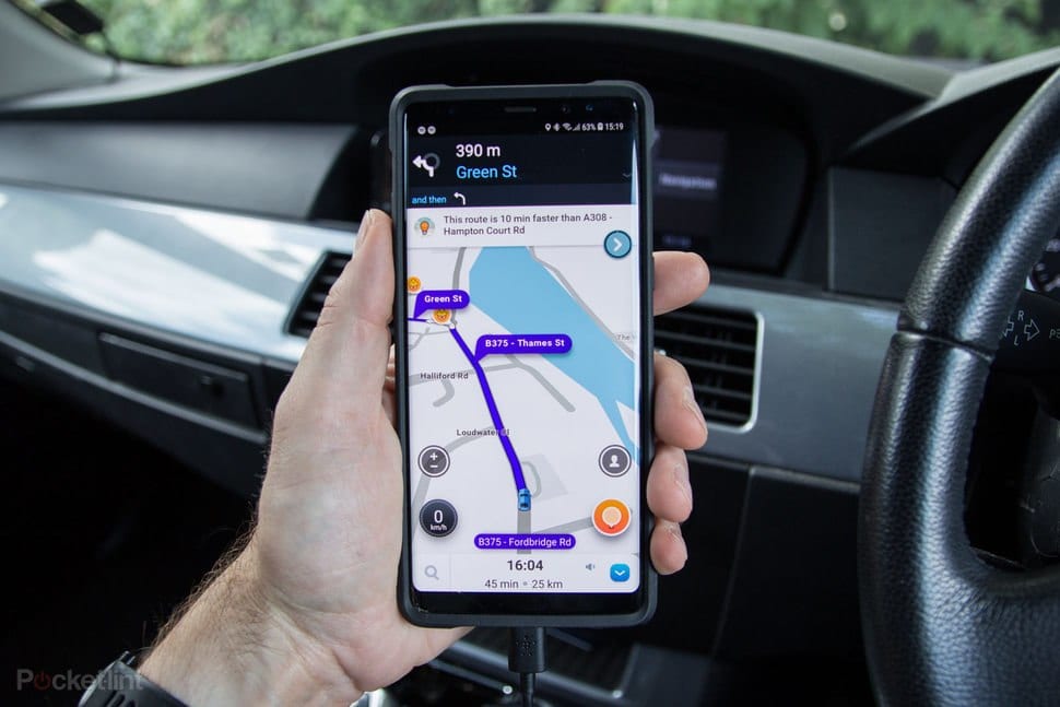 Penunjuk Jalan Terbaik, Google Maps atau Waze?