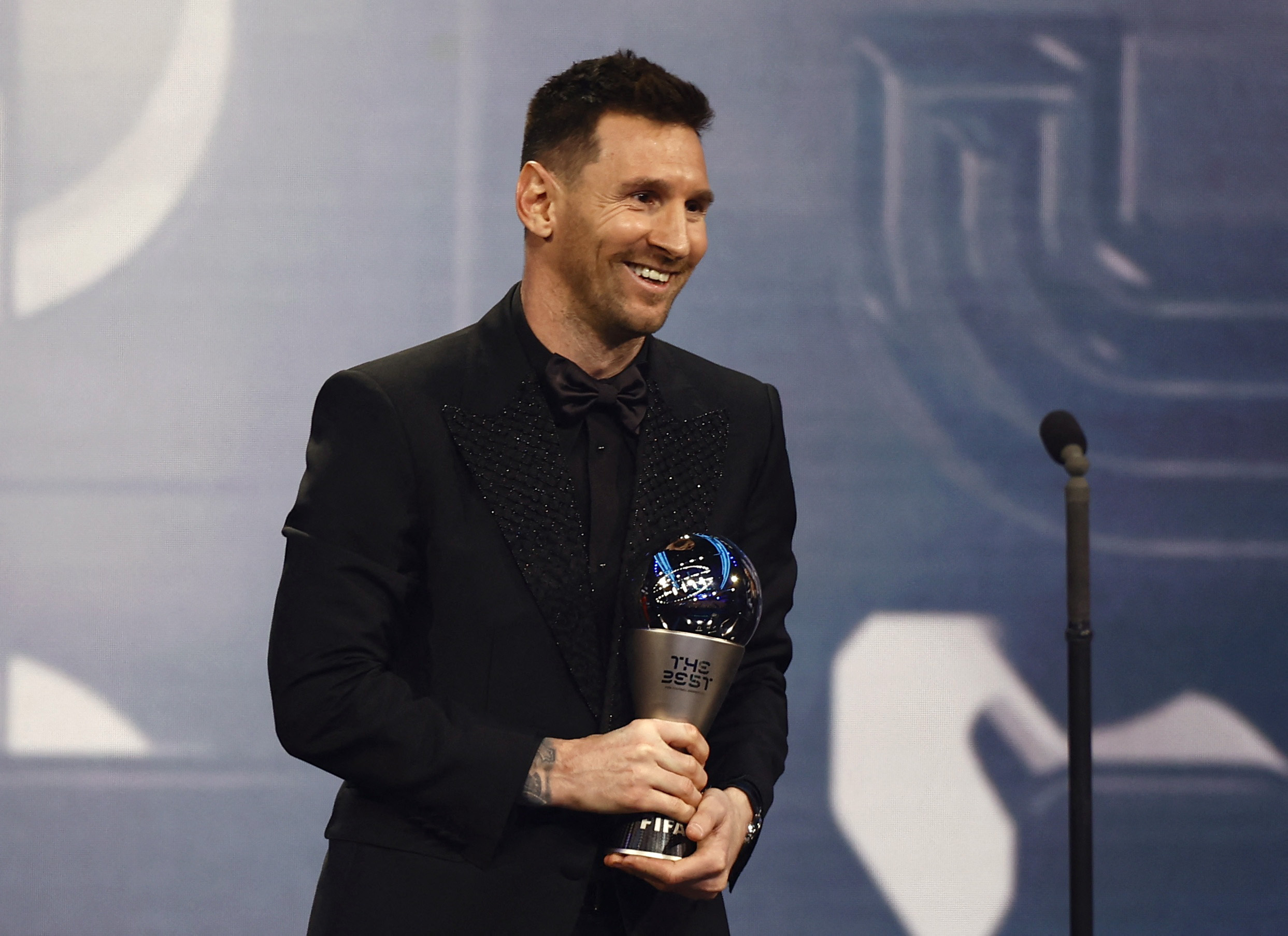 Messi Raih Gelar Pemain Pria Terbaik FIFA, Samai Rekor Ronaldo