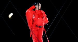 Rihanna Guncang Panggung Super Bowl LVII