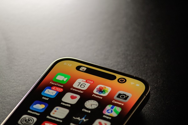 Apple Diprediksi Hadirkan iPhone Ultra, Lebih Mahal Dari Pro Max