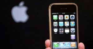 Harga iPhone Generasi Pertama Naik 10 Kali Lipat!