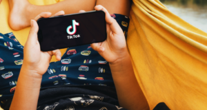 Gen Z Beralih dari Google ke TikTok untuk Cari Informasi