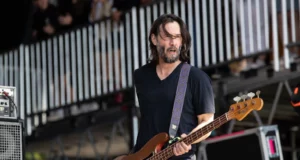 Keanu Reeves Balik Manggung Bersama Dogstar Setelah 20 Tahun