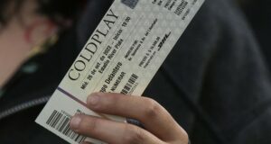 Antrian Hingga 500 Ribu, Tiket Konser Coldplay Ludes!