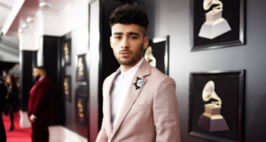 Zayn Malik Akhirnya Muncul di Depan Publik, Curhat Soal 1D!